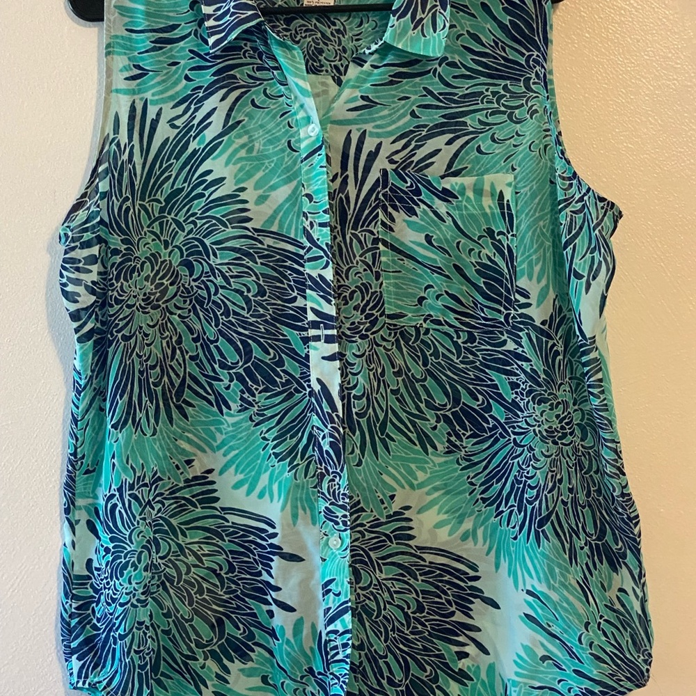 LIZ CLAIBORNE summer blouses. Size L